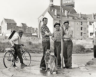  Chargesheimer, Köln, Severinstraße/Landsbergstraße Sommer 1956 © Rheinisches Bildarchiv, rba_cch000089_08