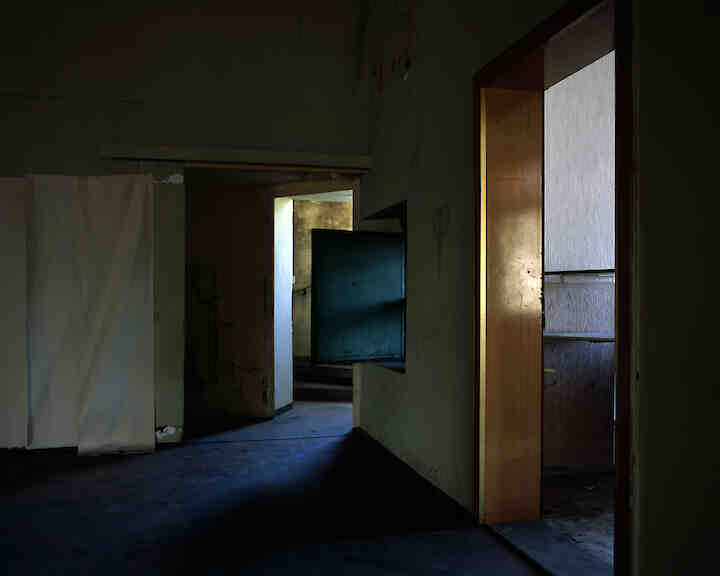 "Stille Provinzen 4", 2020, Analoge Fotografie, chromogener Abzug auf Aluminium 100 x 100 cm © Nicole Ahland und VG Bild-Kunst, Bonn