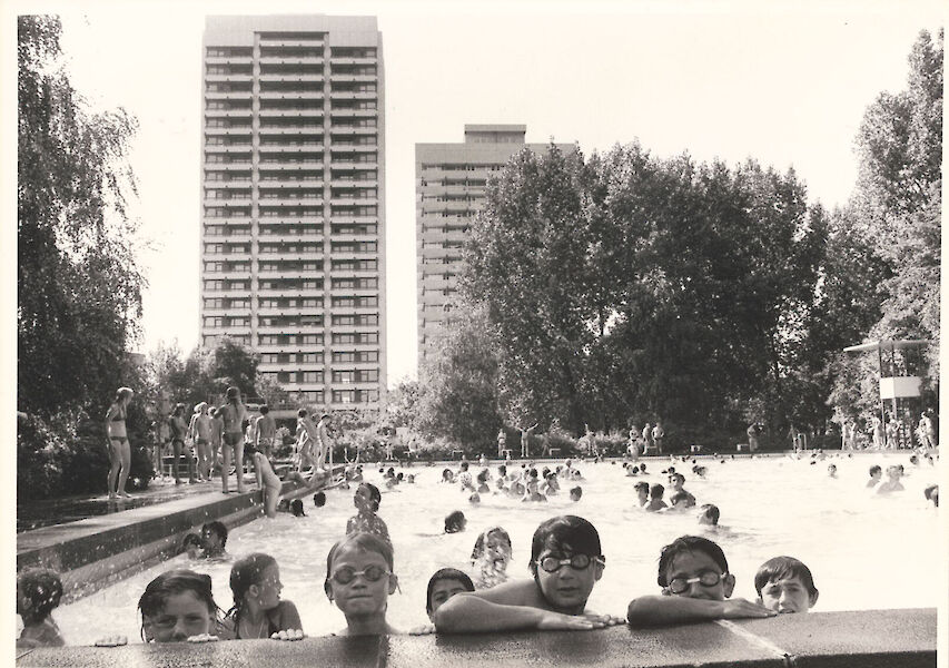 Brigitte Stachowski, Köln-Riehl: Freibad Riehl, 1977
