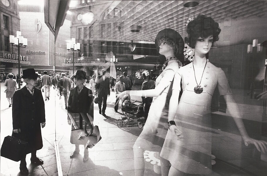 Heinz Held, Kölner Innenstadt: Schildergasse Ecke Hohe Straße, 1974 (Bildagentur: Greven Verlag Köln)