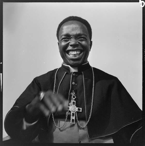 Oswald Kettenberger, Porträt eines lachenden Bischofs