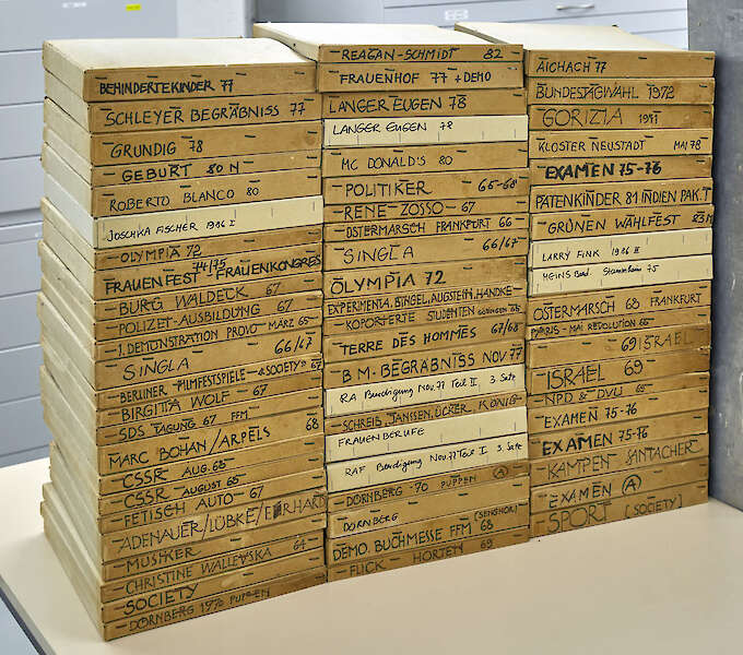 Originale Kartonschuber Nachlass Angela Neuke