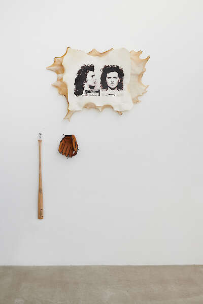 B.D. *** MEMORIAL FOR *** E.S. / 2020, artothek Köln, THE E.S. MUGSHOT